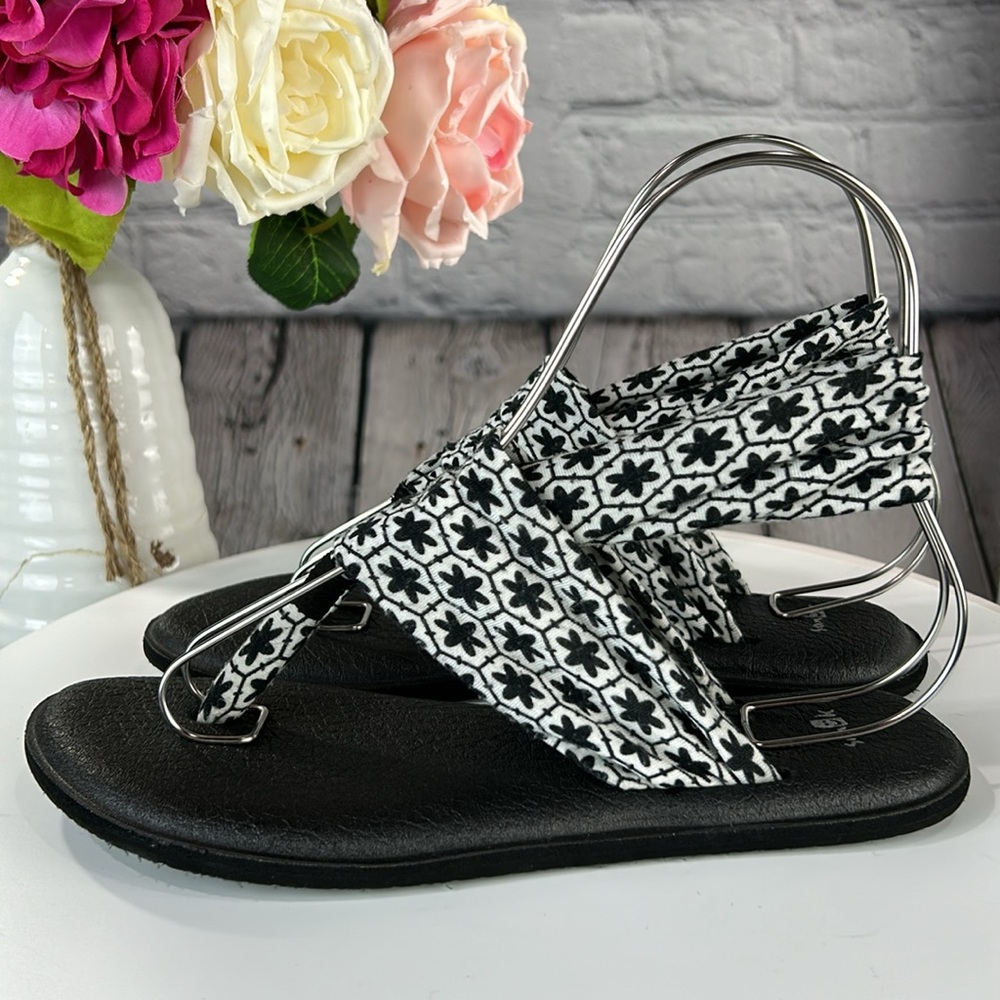 SANUK Black & White Yoga Mat Thong Sling Back Soft Cotton Sandals - Picture 3 of 17